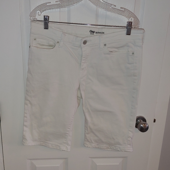Gap Bermuda denim shorts size 10 - Picture 1 of 3
